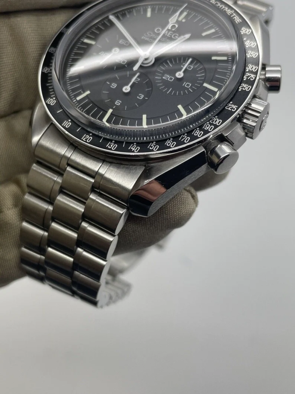 OMEGA Speedmaster Moonwatch 42mm men’s watch 310.30.42.50.01.002