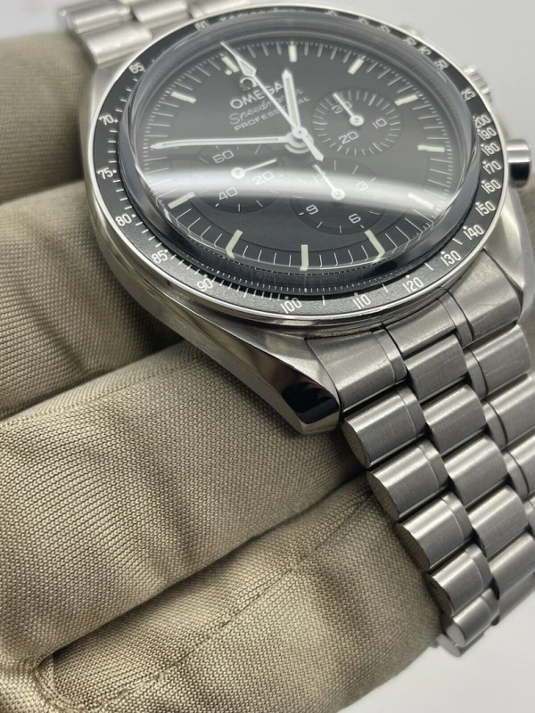 OMEGA Speedmaster Moonwatch 42mm men’s watch 310.30.42.50.01.002