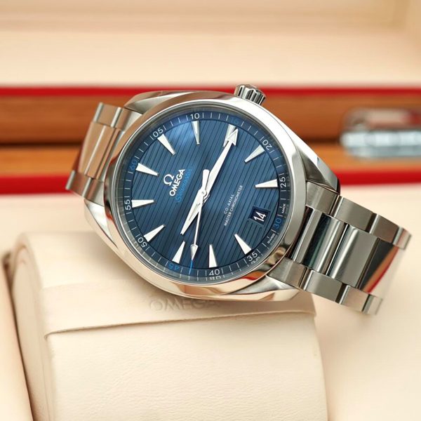 Omega Seamaster Aqua Terra Automatic Chronometer Men’s Watch 220.10.41.21.03.004