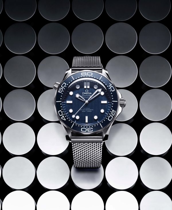 Omega 210.30.42.20.03.002 Seamaster Diver 300m Blue Dial James Bond 60th Anniversary