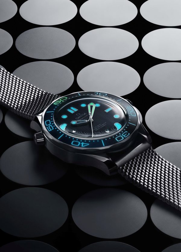 Omega 210.30.42.20.03.002 Seamaster Diver 300m Blue Dial James Bond 60th Anniversary