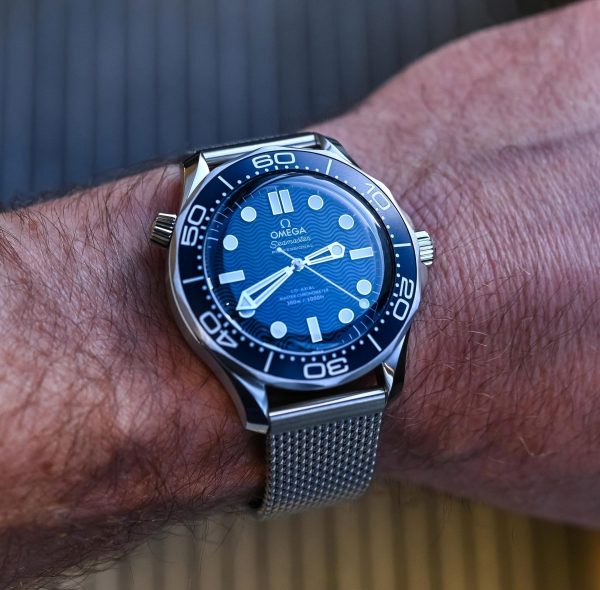 Omega 210.30.42.20.03.002 Seamaster Diver 300m Blue Dial James Bond 60th Anniversary