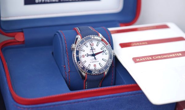 Omega Seamaster “America’s Cup” Automatic Chronometer White Dial Men’s Watch 215.32.43.21.04.001