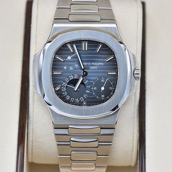 Patek Philippe Nautilus 5712a