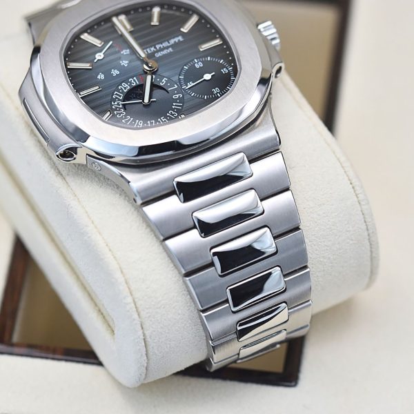 Patek Philippe Nautilus 5712a