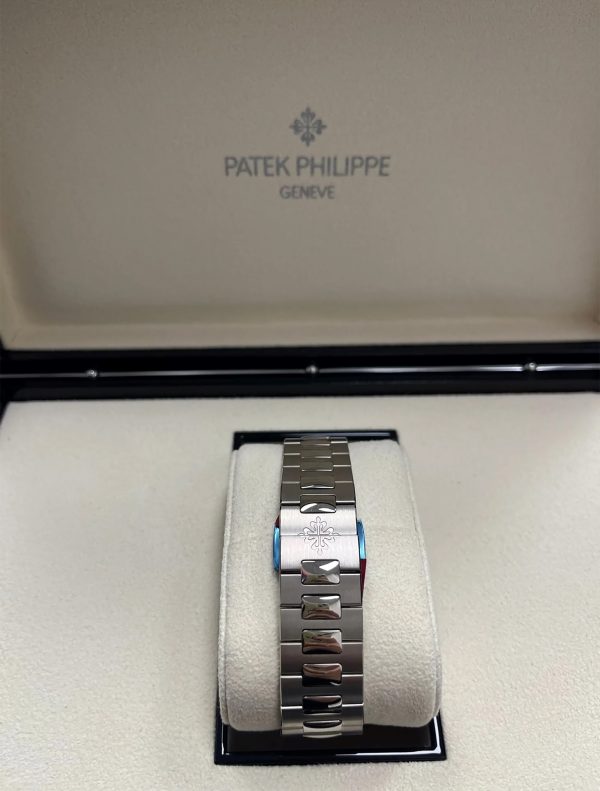 Patek Philippe Nautilus Blue Dial White Gold 58111G-001.