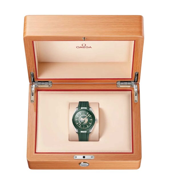 Omega Seamaster Aqua Terra 150m Co Axial Master Chronometer GMT Worldtimer 43mm Mens Watch Green Rubber 220.32.43.22.10.001