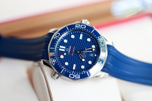 Omega Seamaster Diver NEW 2024 42mm Blue Rubber 210.32.42.20.03.01