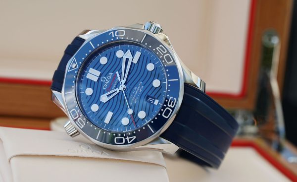 Omega Seamaster Diver NEW 2024 42mm Blue Rubber 210.32.42.20.03.01