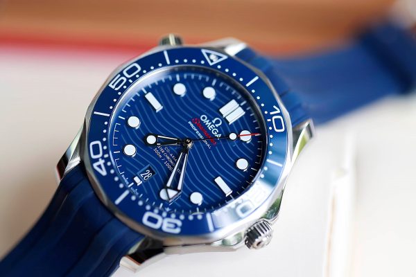 Omega Seamaster Diver NEW 2024 42mm Blue Rubber 210.32.42.20.03.01