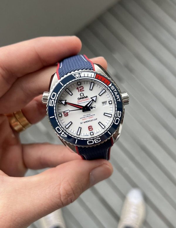 Omega Seamaster “America’s Cup” Automatic Chronometer White Dial Men’s Watch 215.32.43.21.04.001