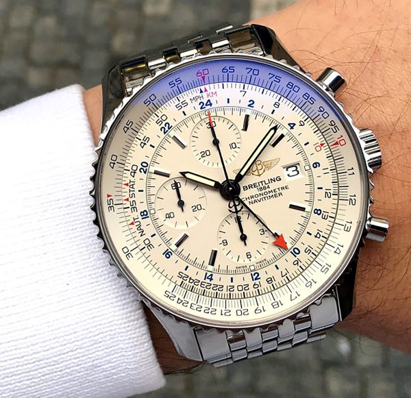 BREITLING Navitimer World Chronograph Automatic Chronometer Silver Dial Men’s Watch Item No. A2432212-G571-453A