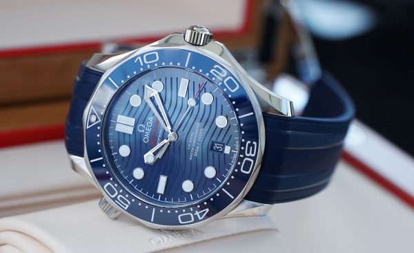 Omega Seamaster Diver NEW 2024 42mm Blue Rubber 210.32.42.20.03.01