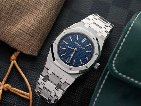 AUDEMARS PIGUET  Royal Oak Jumbo Extra Thin Automatic Blue Dial Men’s Watch Item No. 16202ST.OO.1240ST.01