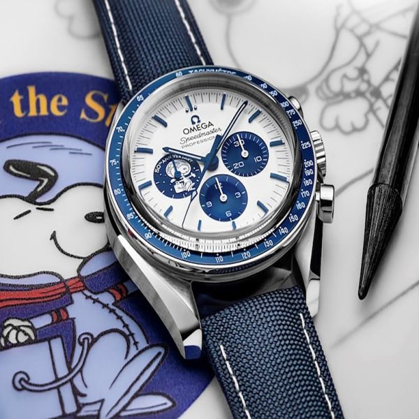 Omega Speedmaster Anniversary Series Co-Axial Master Chronometer Chronograph 42mm 310.31.42.50.02.001 ” Silver Snoopy Award”.