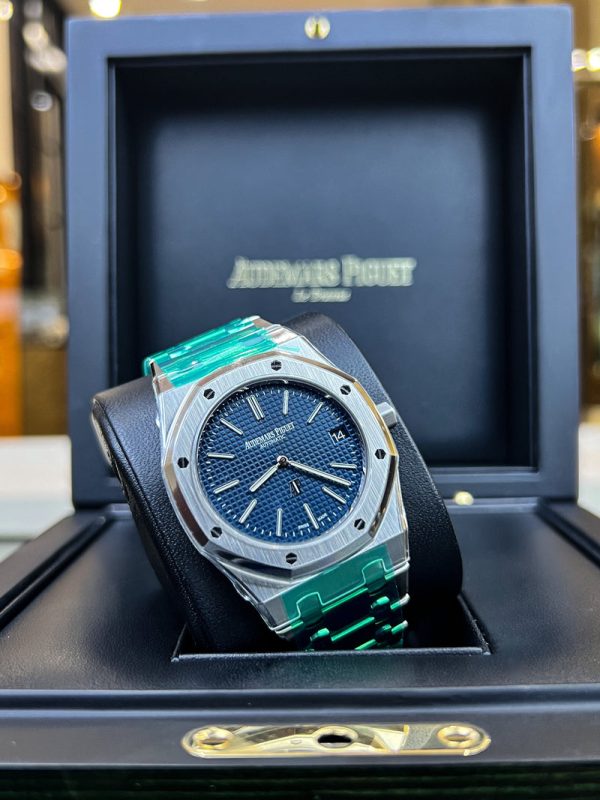 AUDEMARS PIGUET  Royal Oak Jumbo Extra Thin Automatic Blue Dial Men’s Watch Item No. 16202ST.OO.1240ST.01