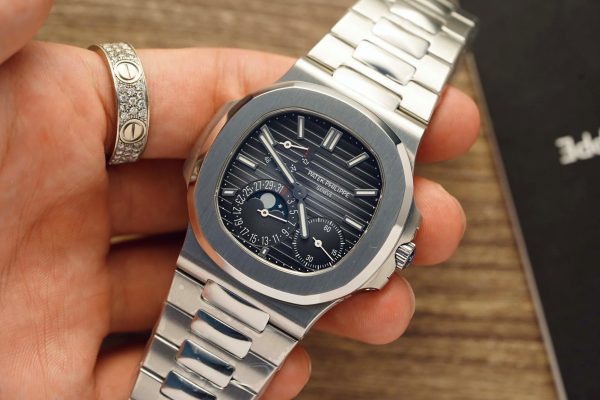 PATEK PHILIPPE  Nautilus Automatic Blue Dial Men’s Watch 5712  1a-001 Item No. 57121A-001