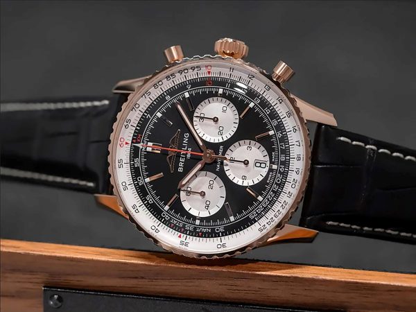 Breitling rb0121211c1p1 Navitimer 43 chronograph.