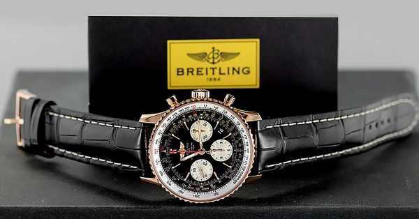 Breitling rb0121211c1p1 Navitimer 43 chronograph.