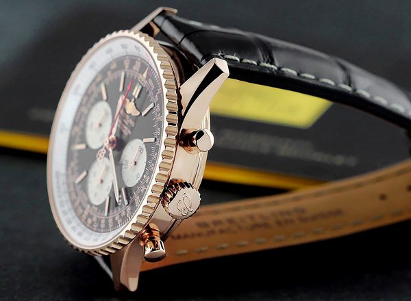 Breitling rb0121211c1p1 Navitimer 43 chronograph.