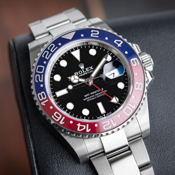 Rolex GMT-Master II Oyster Pepsi Stainless Steel Black Dial 40mm 126710BLRO