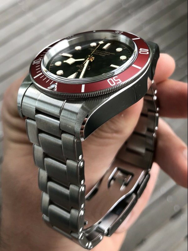 Tudor Heritage Black Bay Red 79230R