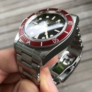 Tudor Heritage Black Bay Red 79230R