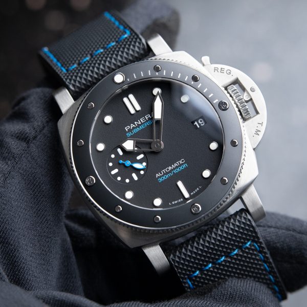 Panerai Luminor Submersible Black Dial PAM00683 42mm