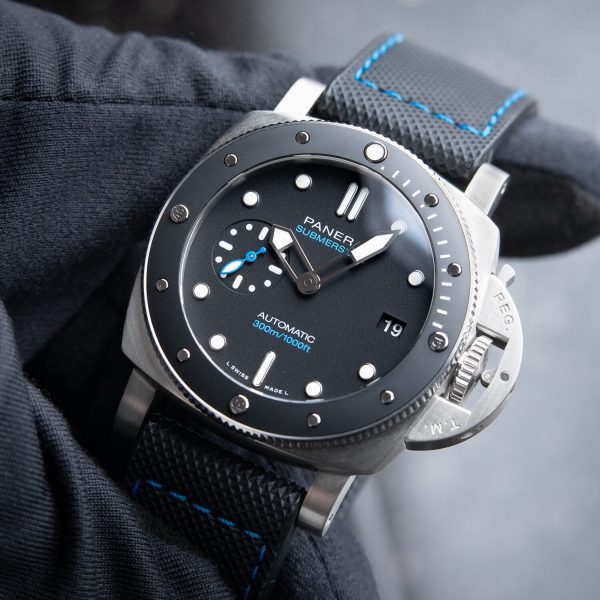 Panerai Luminor Submersible Black Dial PAM00683 42mm