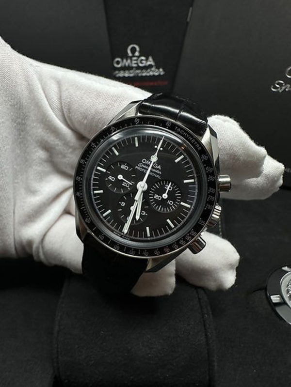 Omega Speedmaster Professional Moonwatch Chronograph 42mm