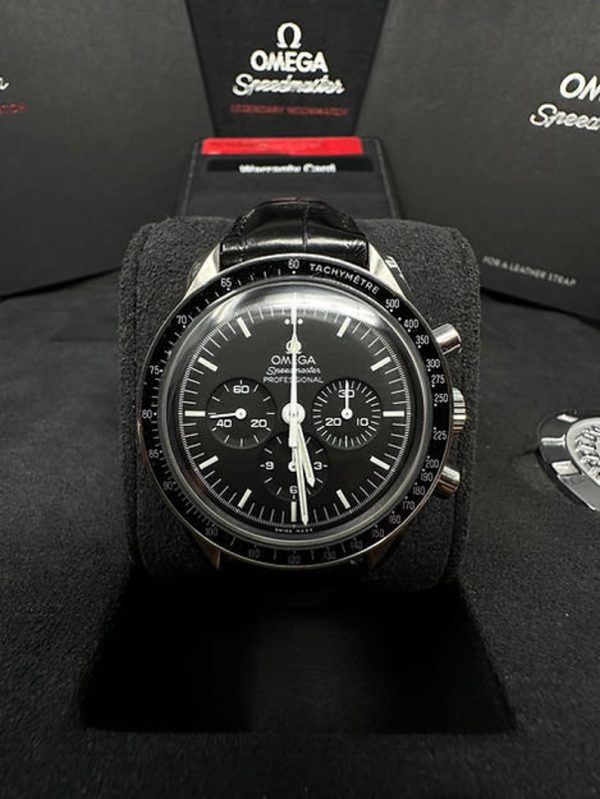 Omega Speedmaster Professional Moonwatch Chronograph 42mm