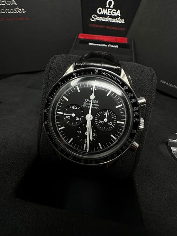 Omega Speedmaster Professional Moonwatch Chronograph 42mm