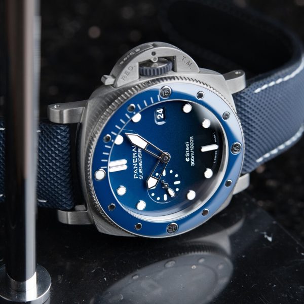 Panerai Luminor Blue Steel PAM01289 44mm