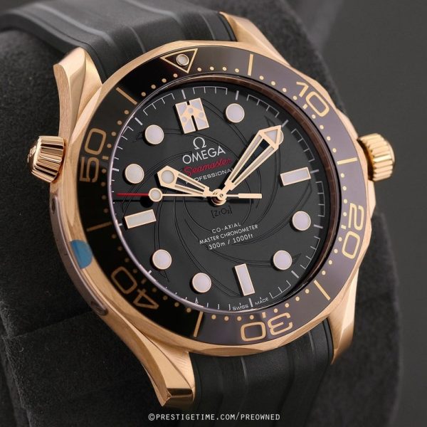 Omega Seamaster Diver 300m Yellow Gold On Rubber Strap